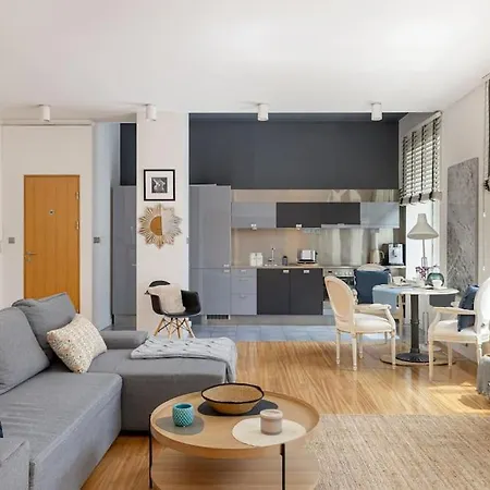 Chmielna Spacious Center