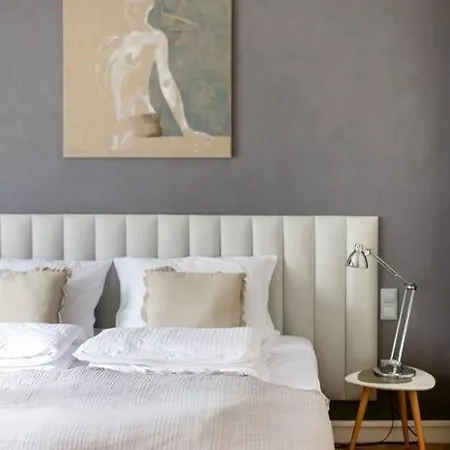 Chmielna Spacious Center